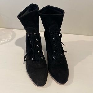 Gianvito Rossi suede pull on ankle boots. Sz 37.5 made In Italy 🇮🇹